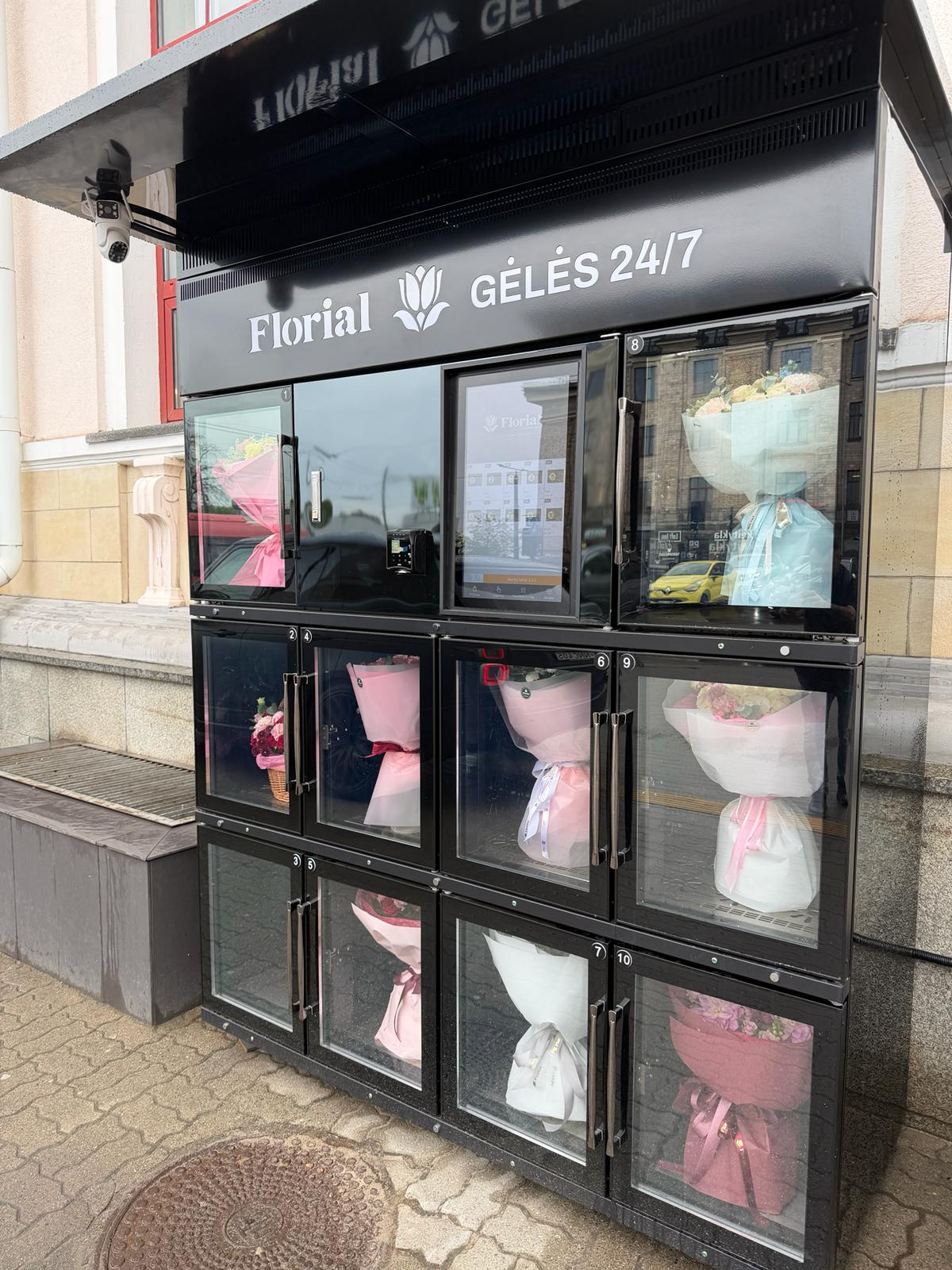 Florial Gėlės 24/7 geliumatas Vilniaus stotyje